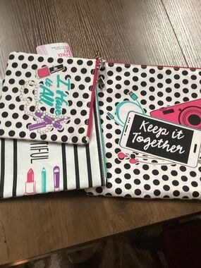 Beauty 360 3-piece set travel bag New with tag